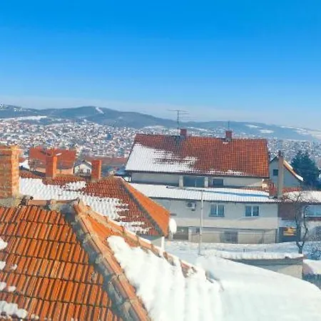 Buku Hill 아란젤로바츠