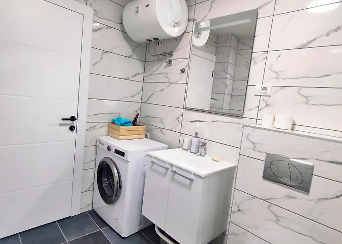 Buku Hill Апартаменты