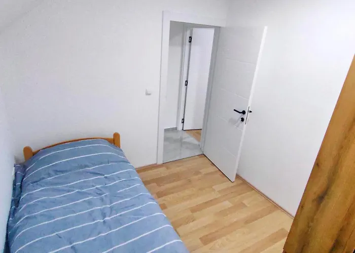 Buku Hill * Аранделовац